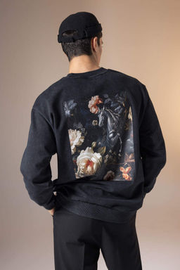 Толстовка оверсайз с круглым вырезом