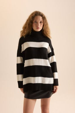 Relax Fit Bal?kc? Yaka Cizgili Kazak Tunik