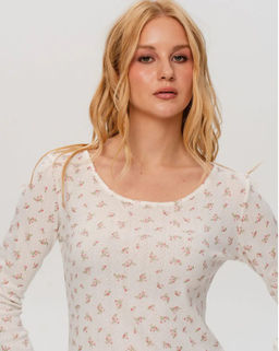 Лонгслив из мягкого и приятного трикотажа