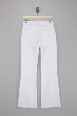 Beyaz Yuksek Bel Comfort/Esnek Ispanyol Paca Flare Jeans TWOAW26JE00047