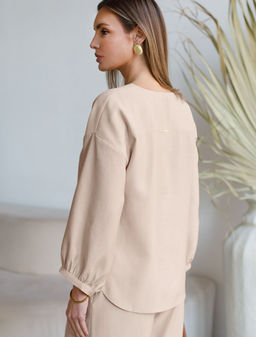 Укороченная блузка с V вырезом из плотного лиоцелла - Vilatte фото 3