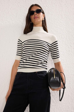 Trendyolmilla Gri Premium Iplik/Ozel Iplik Yumusak Tuseli Basic Triko Bluz TWOAW24BZ00005