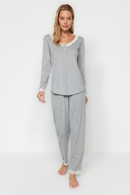 Gri Puantiyeli Dantelli Tshirt-Pantolon Orme Pijama Tak?m? THMAW24PT00182 - Trendyolmilla фото 2