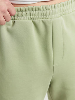 Шорты мужские в зеленом цвете