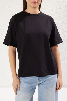 TRENDYOLMILLA Visne Curugu %100 Suprem Oversize/Genis Kesim Asimetrik S?rt Detayl? Orme T-Shirt TWOSS25TS00040  фото 3