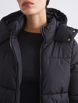 Kap??onlu Kad?n ?i?me Mont