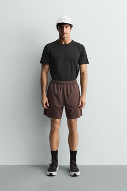 PANTALONES CORTOS ENTRENAMIENTO 9 / Azul claro