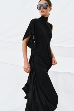 TOP ASIM?TRICO DRAPEADO / Negro