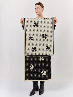 в СОСТАВЕ ШЕРСТЬ и КАШЕМИР Большой, мягкий, теплый однотонный двусторонний палантин. - Tantino фото 9