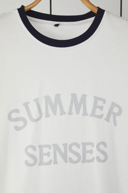 Ekru Regular/Normal Kesim Kol Detayl? Bask?l? %100 Pamuk T-Shirt TMNSS25TS00034