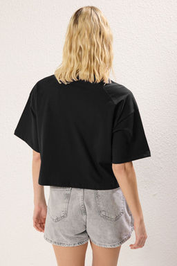 TRENDYOLMILLA Bordo Relaxed/Rahat Kal?p Crop Truvakar Kol C?tc?tl? Orme T-Shirt TWOSS25TS00021  фото 12