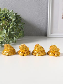 Сувенир полистоун "Денежная жаба и 3 слитка" набор 4 шт золото 4,8х4,5х4,2 см
