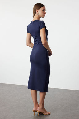 Lacivert Fitted/Vucuda Oturan Buzgu ve Y?rtmacl? Midi Pamuklu Esnek Orme Elbise TWOSS23EL00777
