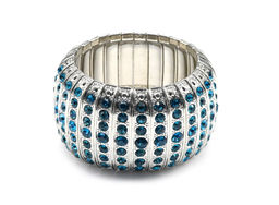 Металлический широкий браслет с цирконом цв.голубой