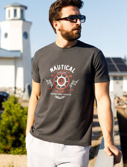 Футболка из премиального хлопка с авторским принтом Футболка из премиального хлопка с авторским принтом