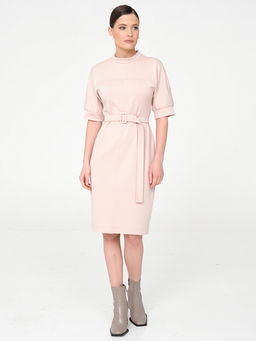 Платье с вырезом по спинке