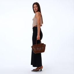 Сумка женская мессенджер на магните, 35×15×23 см, коричневая