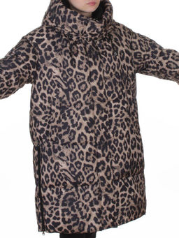 8892 BROWN/LEOPARD Куртка зимняя женская оверсайз с вшитой жилеткой (200 гр. холлофайбер)