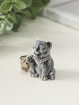 Брелок "Котенок с поднятой лапкой маленький" 3,5 см