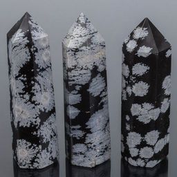 Кристалл из камня снежный Обсидиан