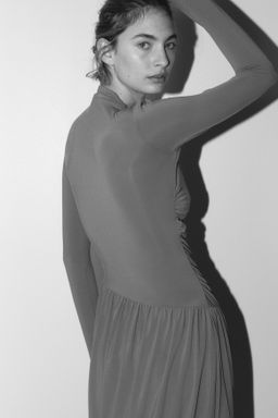 Vestido drapeado de punto - H&m фото 5