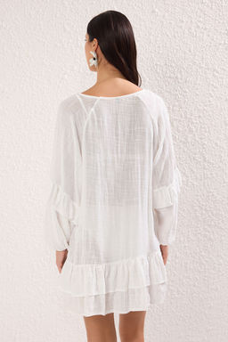 TRENDYOLMILLA Beyaz Mini Dokuma Volanl? Plaj Elbisesi TBESS25EL00076