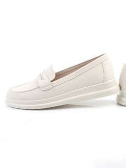 03-M37-11 MILK Лоферы женские (натуральная кожа)