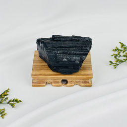 Кристалл необработанного Турмалина (Шерл)