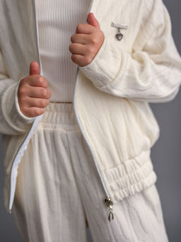 Костюм вязаный ЦВЕТ: МОЛОКО