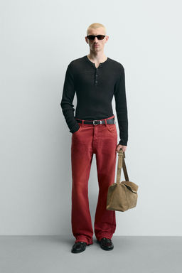 JEANS FLARE FIT / Rojo