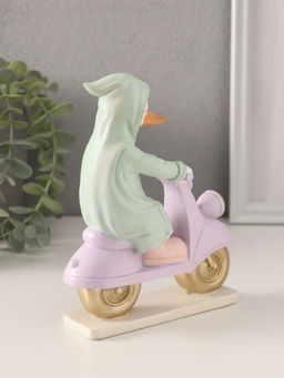 Фигурка полистоун «Утка в зелёном дождевике на мопеде», 13×5.5×16 см