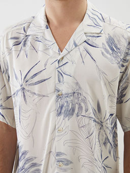 Regular Fit K?sa Kollu Desenli Viskon Erkek G?mlek