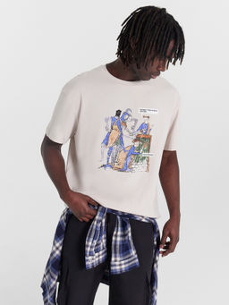 Футболка мужская кремовая с принтом и надписью "Откуда у тебя столько врагов? Я общительный""