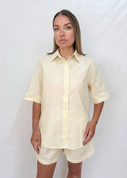 K12931 Костюм двойка: шорты и рубашка БЕЖЕВЫЙ