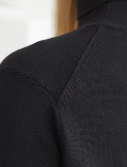 Водолазка тонкой вязки из хлопка с нейлоном