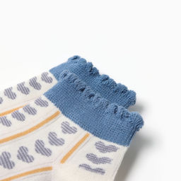 Носки для девочки MINAKU «Сердечки» (3-5 лет)