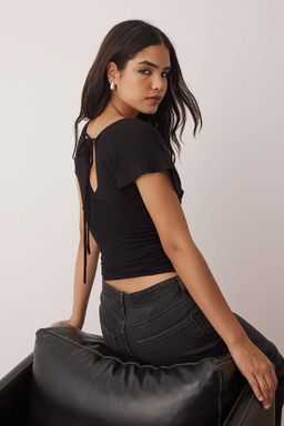 Siyah Fitted/Vucuda Oturan Buzgu/Drape Detayl? Orme Bluz TWOSS25BZ00605
