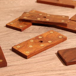 Игра настольная «Домино», 16×16×28 см, дерево шишам