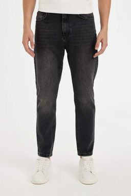 Узкие джинсовые брюки узкого кроя в стиле 90-х с высокой талией