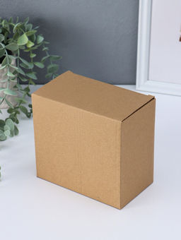 Фигурка полистоун «Молодые родители с дочкой», 7×13×12 см