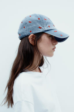 DENIM CAP WITH HEART EMBROIDERY