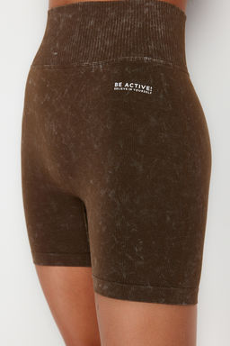 TRENDYOLMILLA Siyah Seamless/Dikissiz Y?kamal? Orme Spor Sort/K?sa Tayt THMSS23TY00034