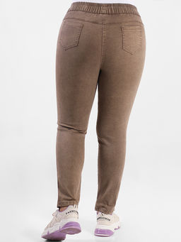 Джинсы коричневые на резинке со стразами - Almond фото 3