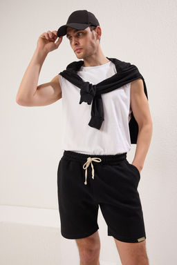 Siyah Regular/Normal Kesim Dokulu %100 Pamuklu Sort TMNSS24SR00022