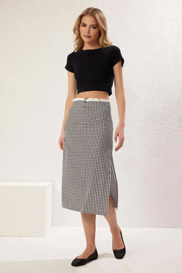 TRENDYOLMILLA Cok Renkli Belden Dugmeli ve F?rf?rl? Bal?k Shape Midi Boy Dokuma Ekoseli Etek TWOSS25ET00096