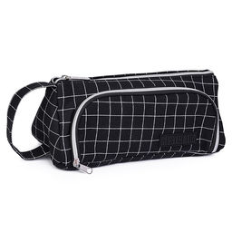 Пенал "Aesthetic" 21x8,5x8,5 см, треугольный для 70 предметов, плотный канвас с рисунком, на молнии, с ручкой, наружный объемный карман на молнии с плавающей перегородкой, с каучуковой аппликацией, черный в клетку