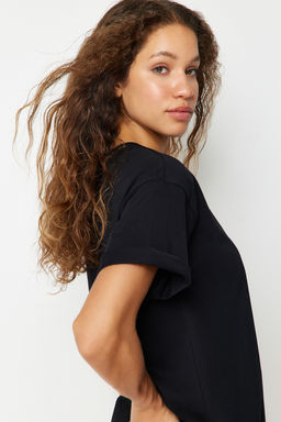 Siyah %100 Pamuk Bisiklet Yaka Oversize/Genis Kal?p Orme T-Shirt TWOSS20TS0134