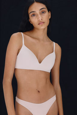 Sujetador de microfibra acolchado sin aros