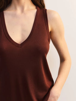 Майка прямого кроя с треугольным вырезом ZR2605013404-21 / Zarina