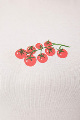 Ekru Pamuklu Domates Bask?l? Vucuda Oturan Esnek Orme T-Shirt TWOSS25TS00095